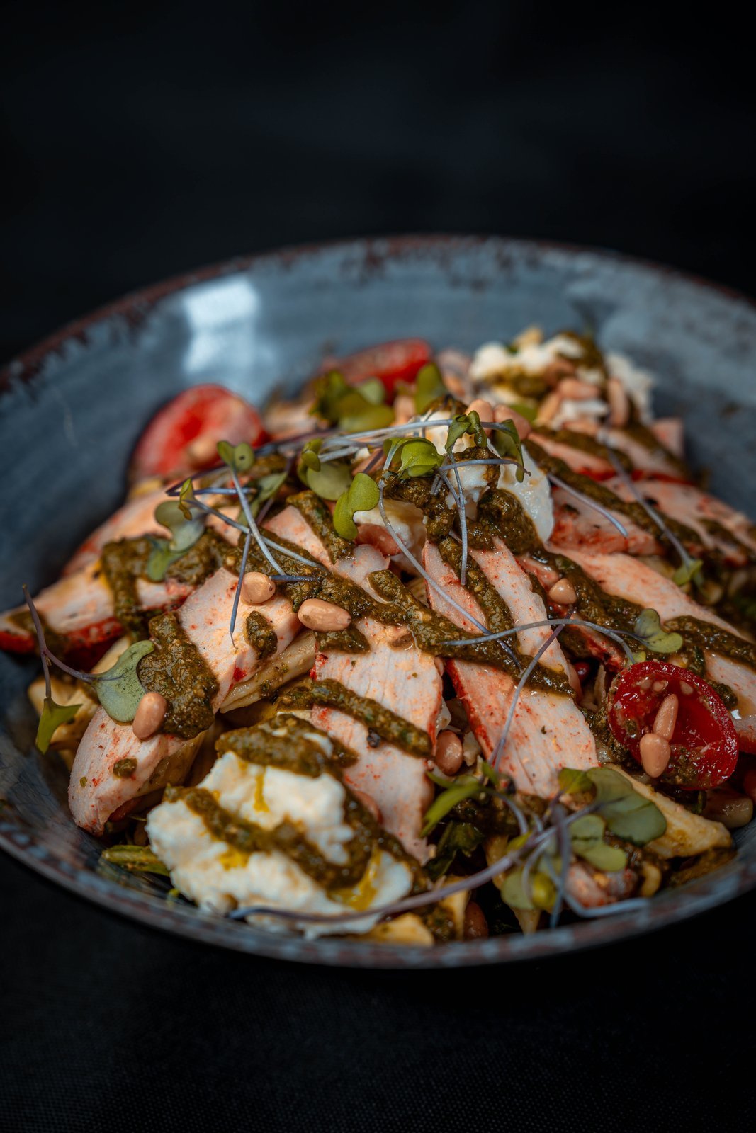 Salade Poulet, Burrata & Pesto